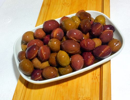 Goke Pembelı Yeşil Cızık Zeytin Kg 180-200. ürün görseli